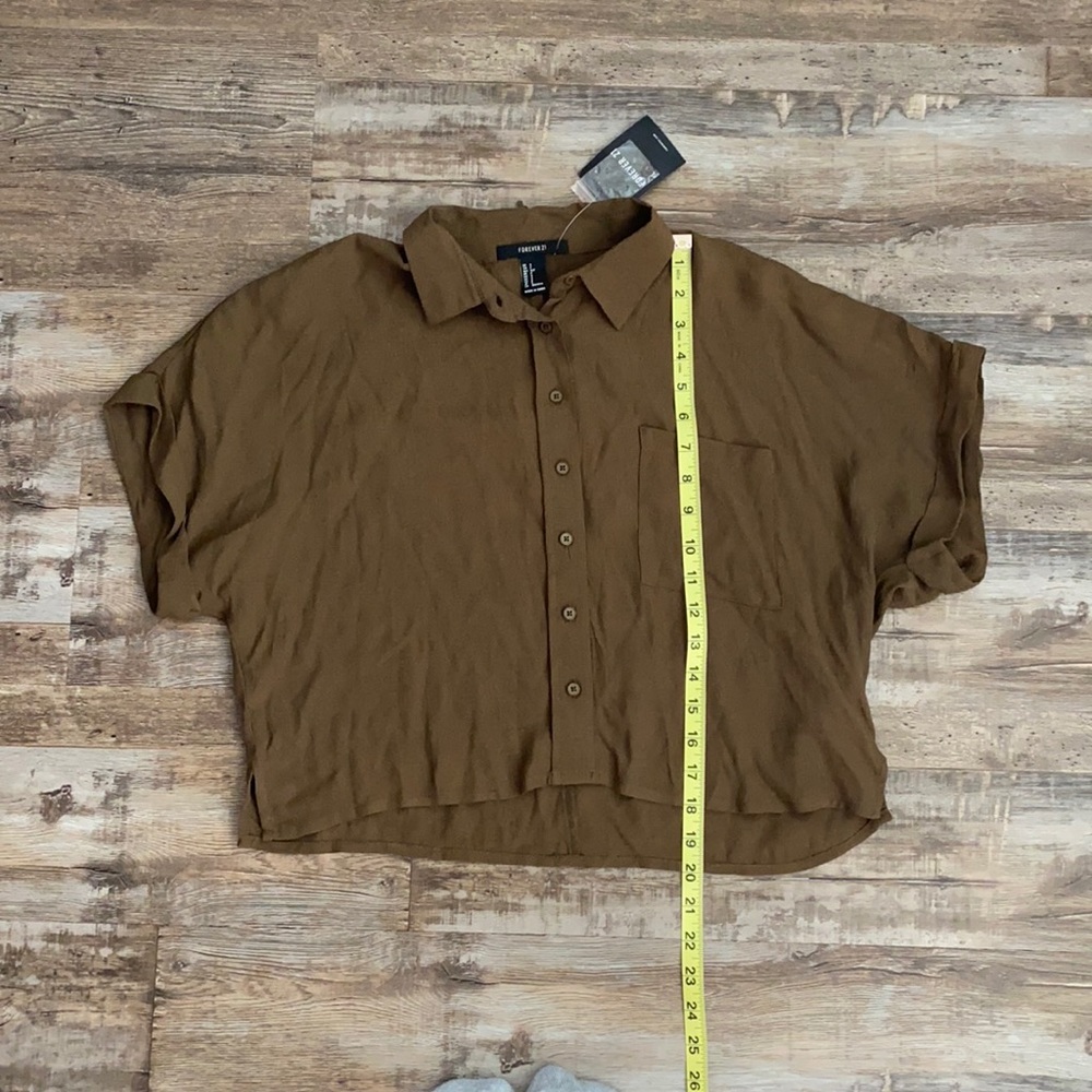 NWT • Forever21 • Cropped button down - Picture 4 of 6